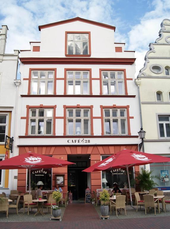 Cafe 28 & Pension Am Markt Wismar Ngoại thất bức ảnh