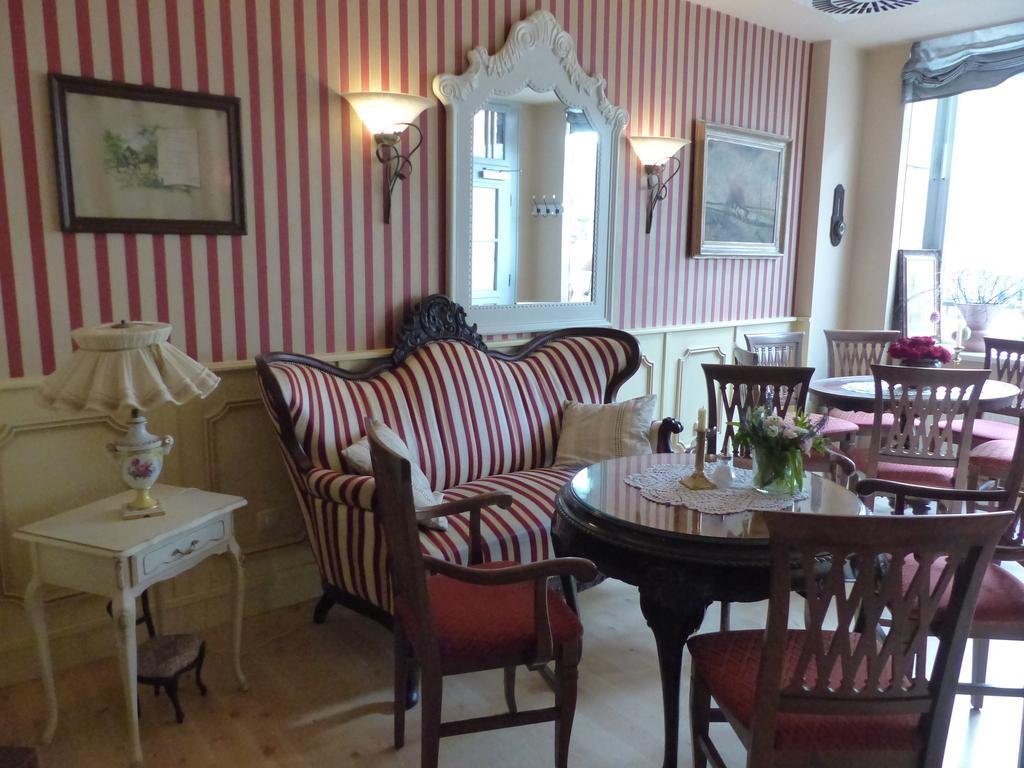 Cafe 28 & Pension Am Markt Wismar Ngoại thất bức ảnh